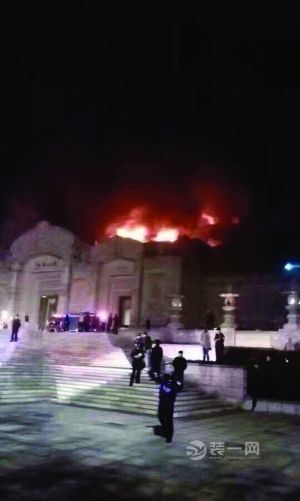 火势当晚就已被扑灭,火灾情况为梵宫廊厅局部过火,过火面积约600