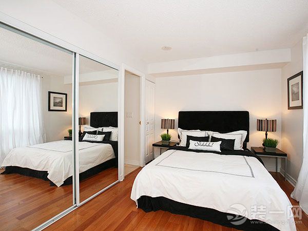 12㎡卧室怎么装?现代风格卧室给你灵感—— 巧用镜子扩大空间